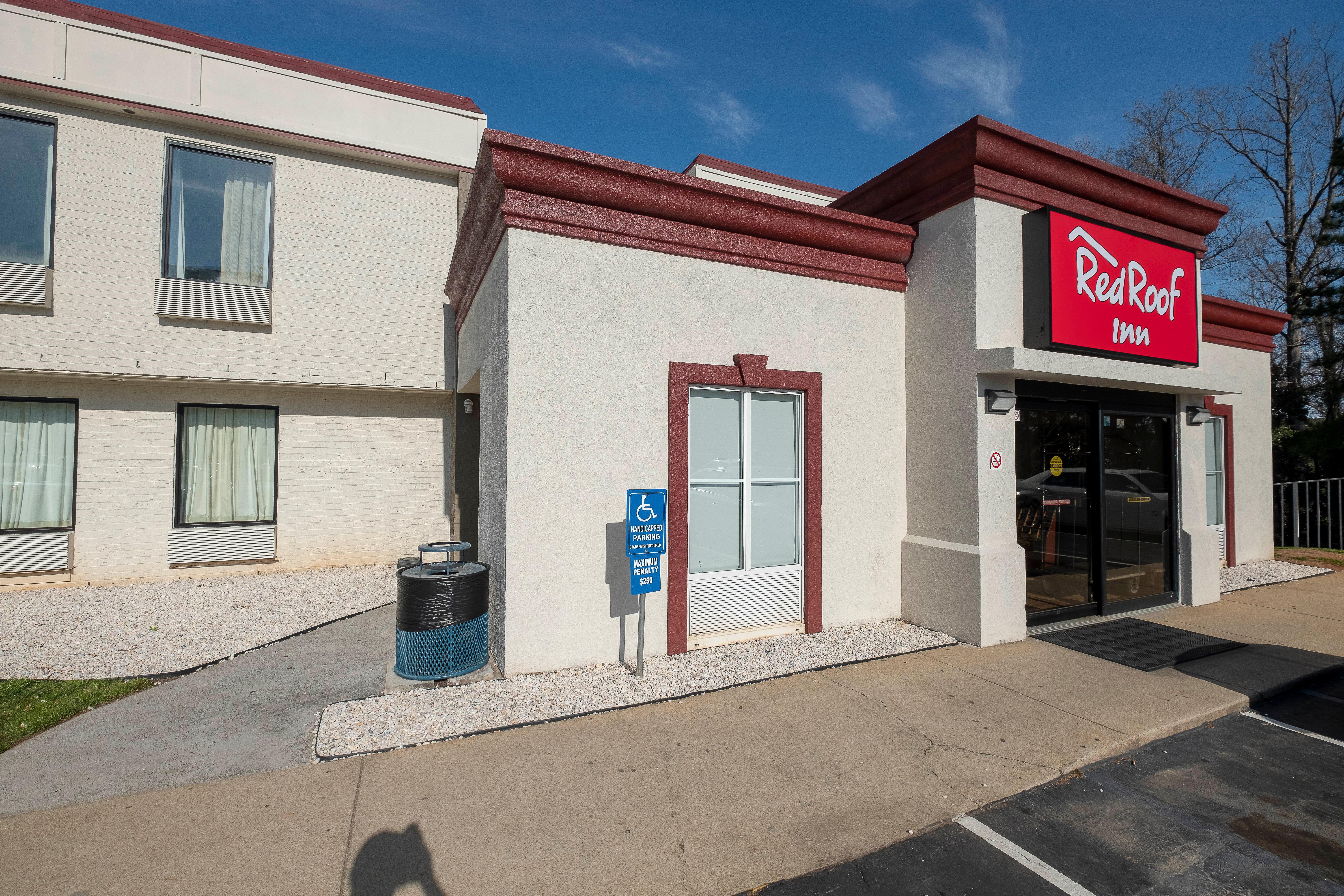 Red Roof Inn Raleigh North-Crabtree Mall-Lenovo Center Exteriör bild