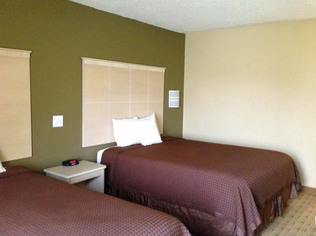 Red Roof Inn Raleigh North-Crabtree Mall-Lenovo Center Exteriör bild